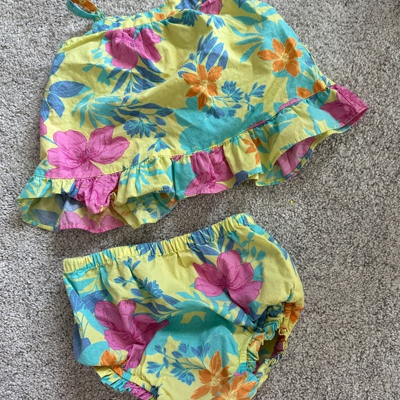Baby Gap two piece tank and bloomers. - Picture 1 of 6